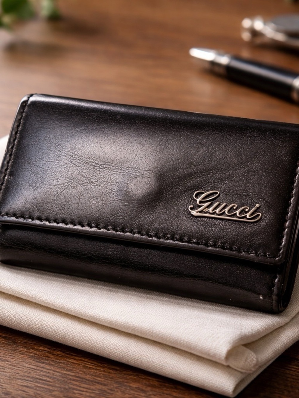 Beautiful ConditionGucci Black Leather Key Fob Wallet Snap Wallet